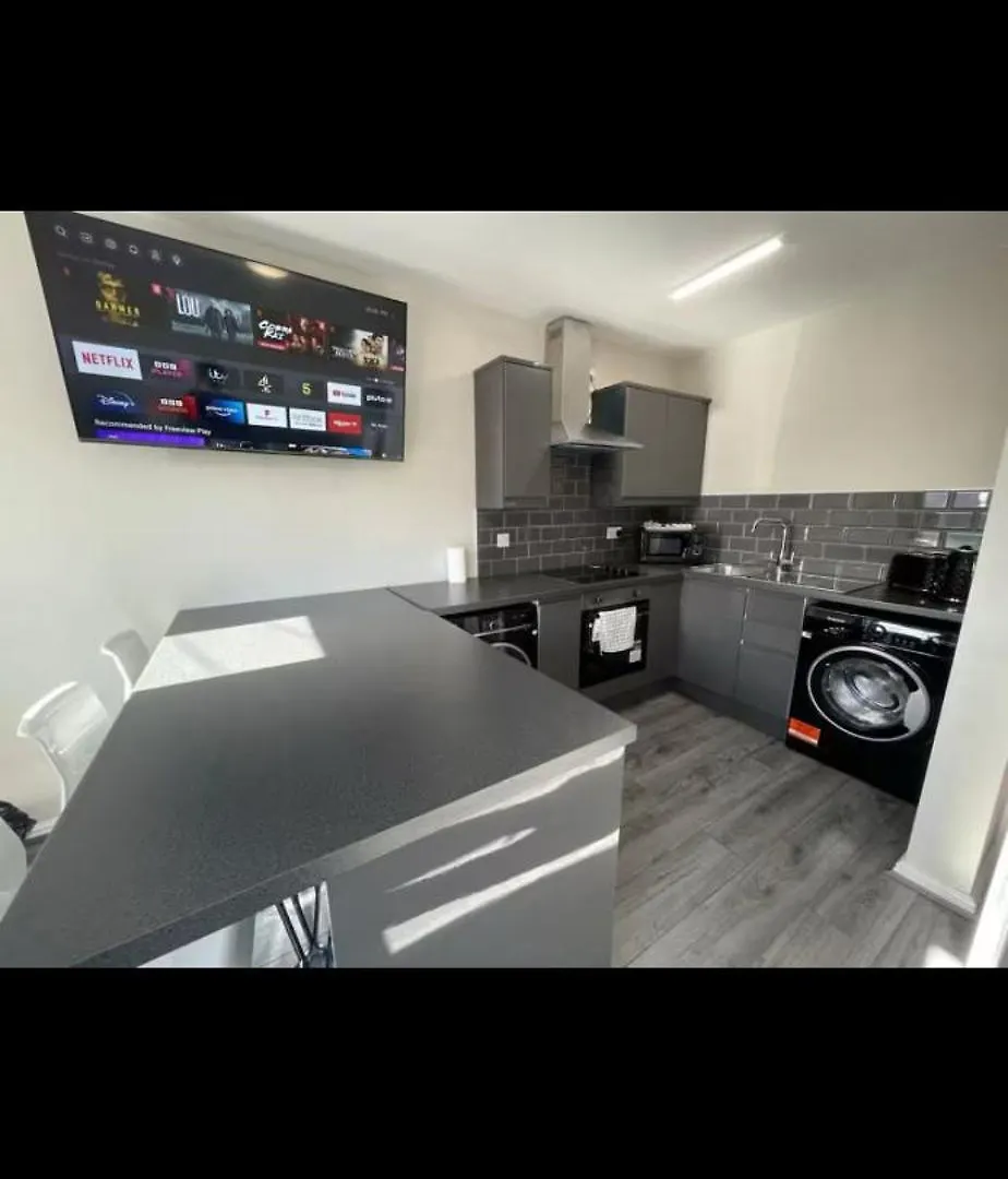 Newly Refurbished Apartment With Free Parking Flat 6 Liverpool