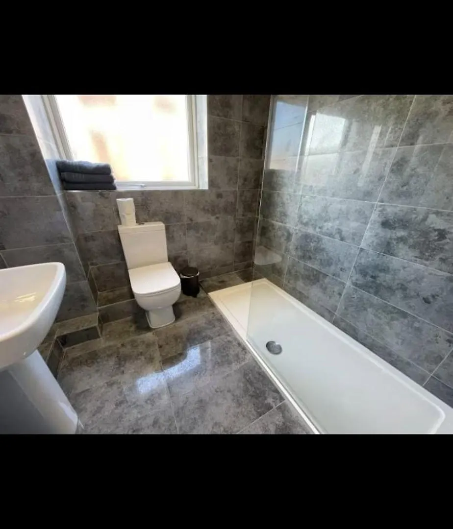 Newly Refurbished Apartment With Free Parking Flat 6 Liverpool